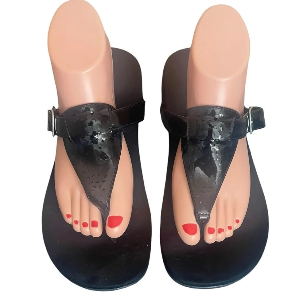 Vionic Tropez Women's Patent Leather Thong black sandals‎ size 8